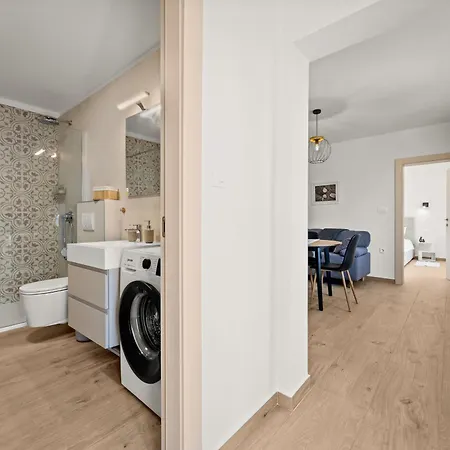 Danijela Apartman *